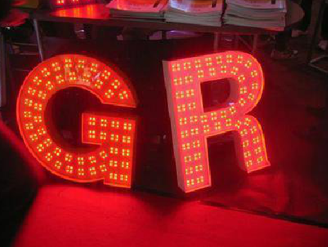  昆山LED发光字有哪些优势？